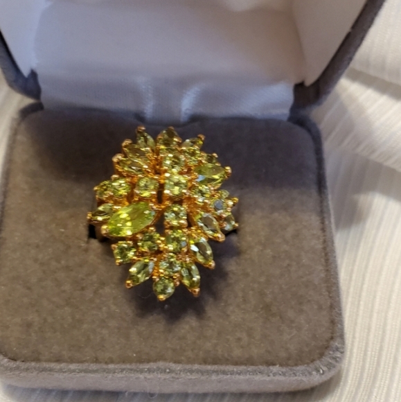 GREEN PERIDOT ring 5 3/4 - Picture 6 of 16
